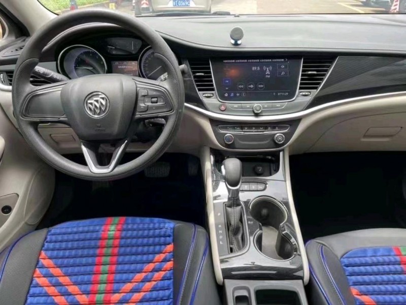 中山21年别克威朗8