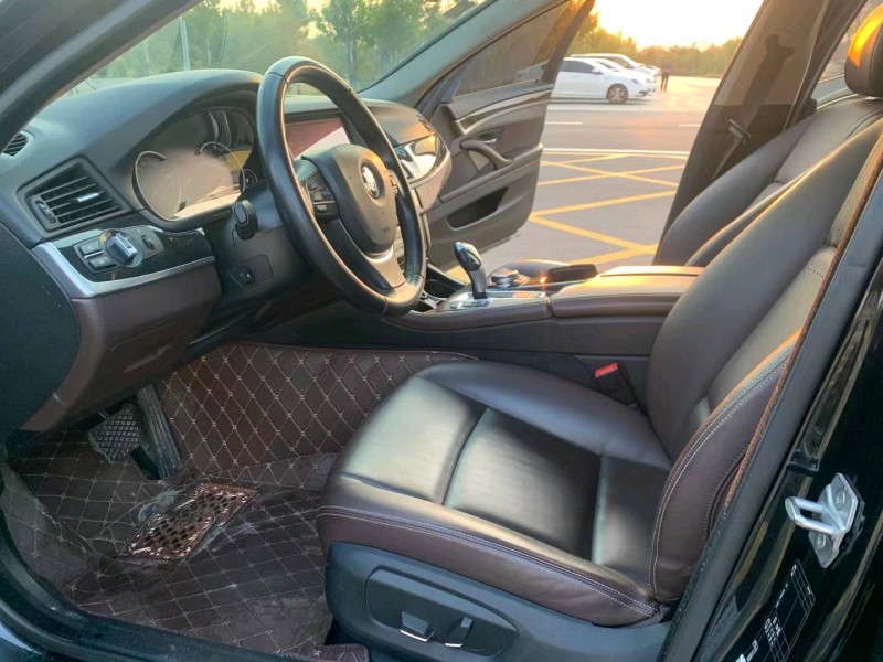 北京16年宝马5系5