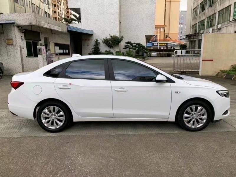 中山19年别克英朗2