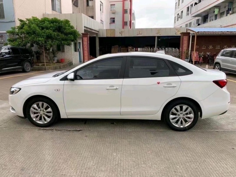 中山19年别克英朗3