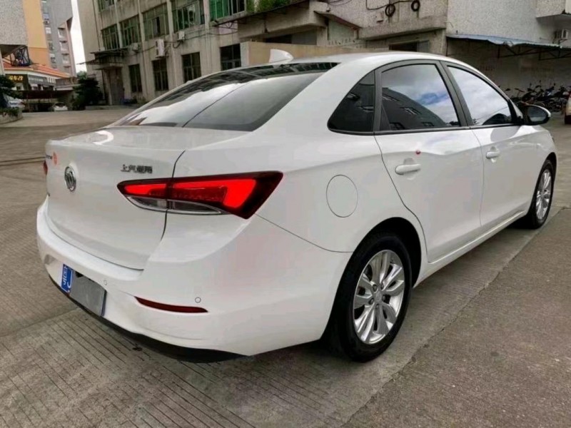 中山19年别克英朗5