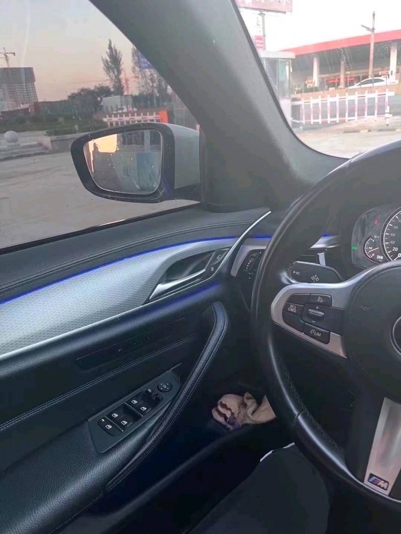 北京18年宝马5系3