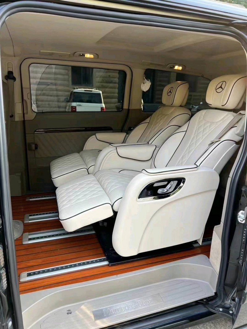 邢台16年奔驰唯雅诺1