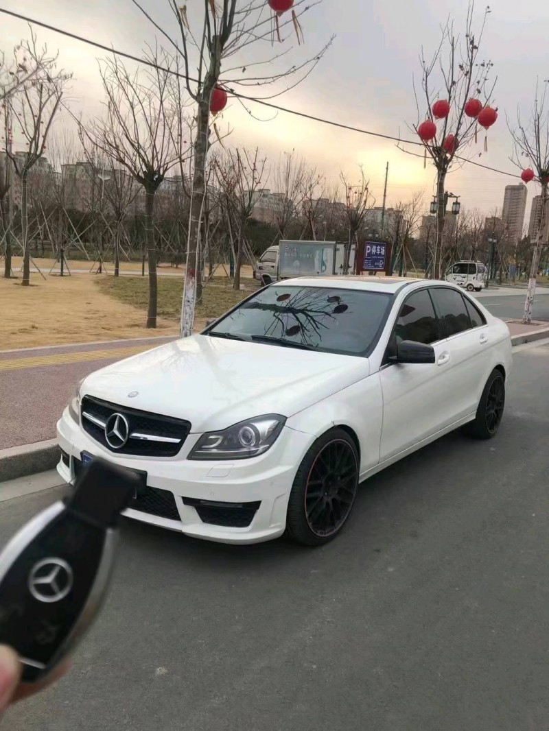 东营13年奔驰C2