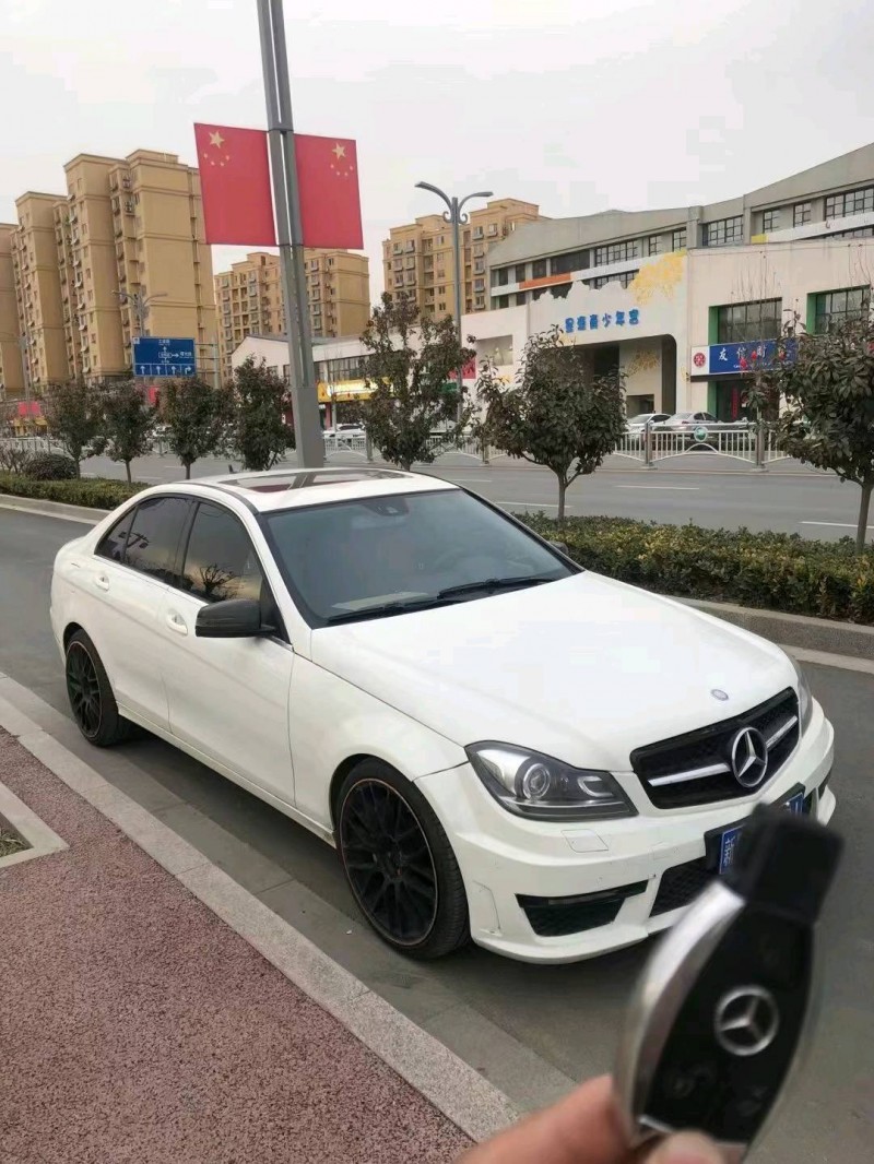 东营13年奔驰C3