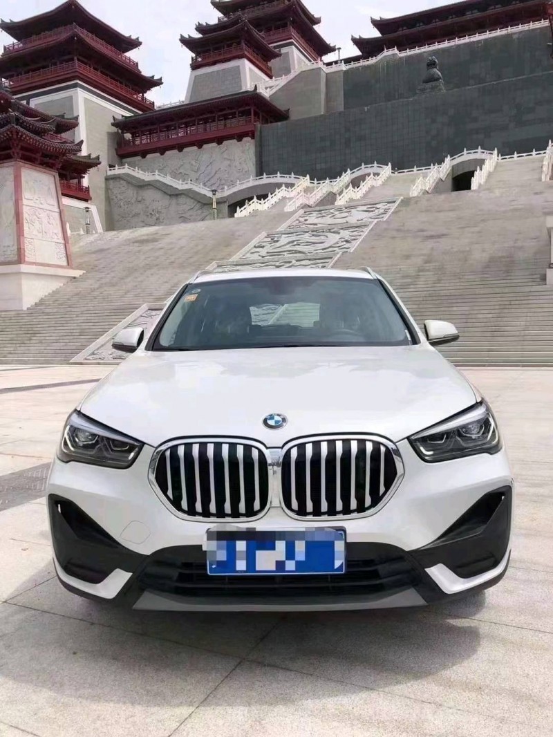 成都21年宝马X11