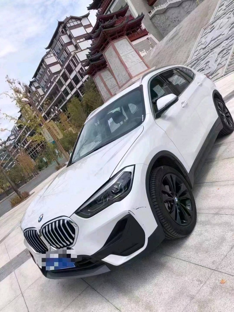 成都21年宝马X12