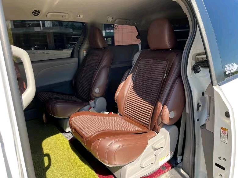 盐城17年丰田塞纳4