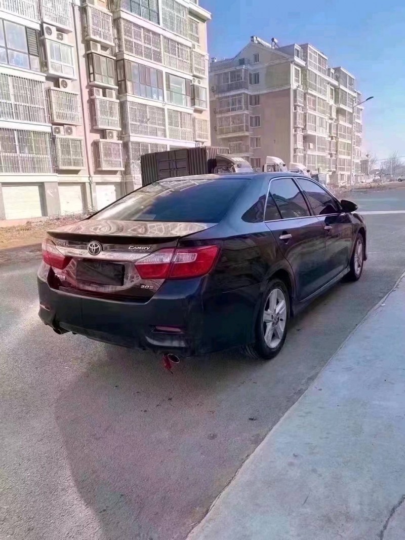 济宁13年丰田凯美瑞1