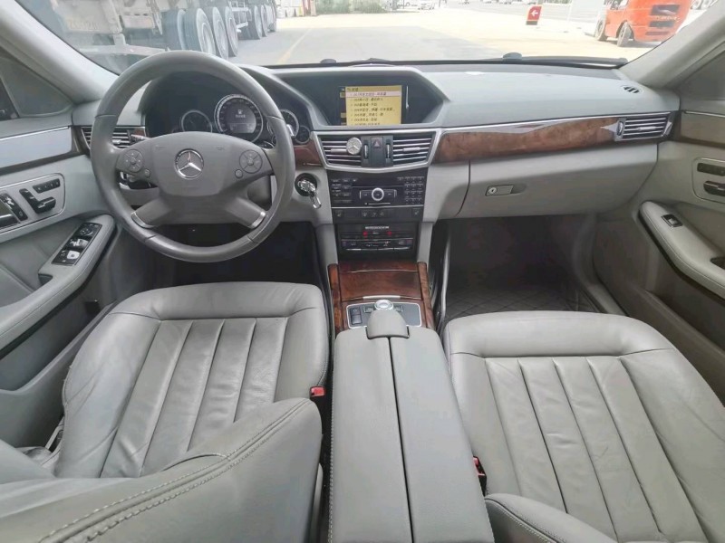 保定12年奔驰E8