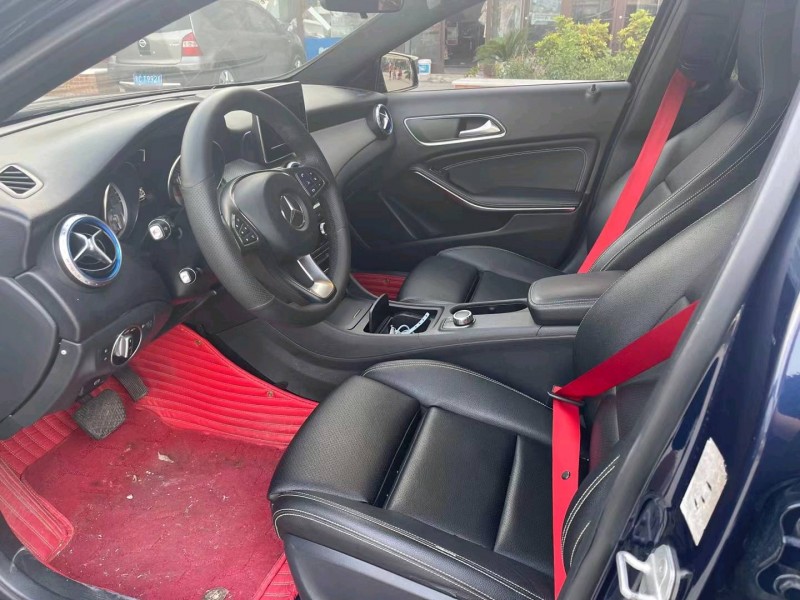 盐城16年奔驰GLA7