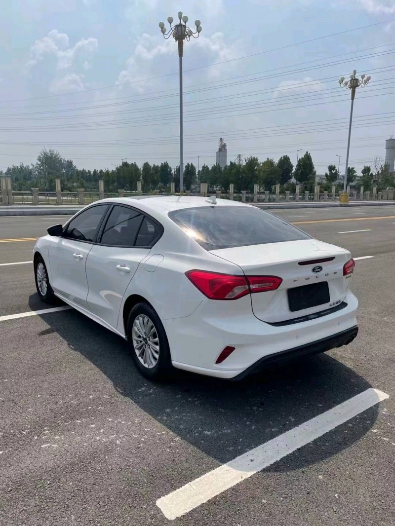 徐州20年福特福克斯4