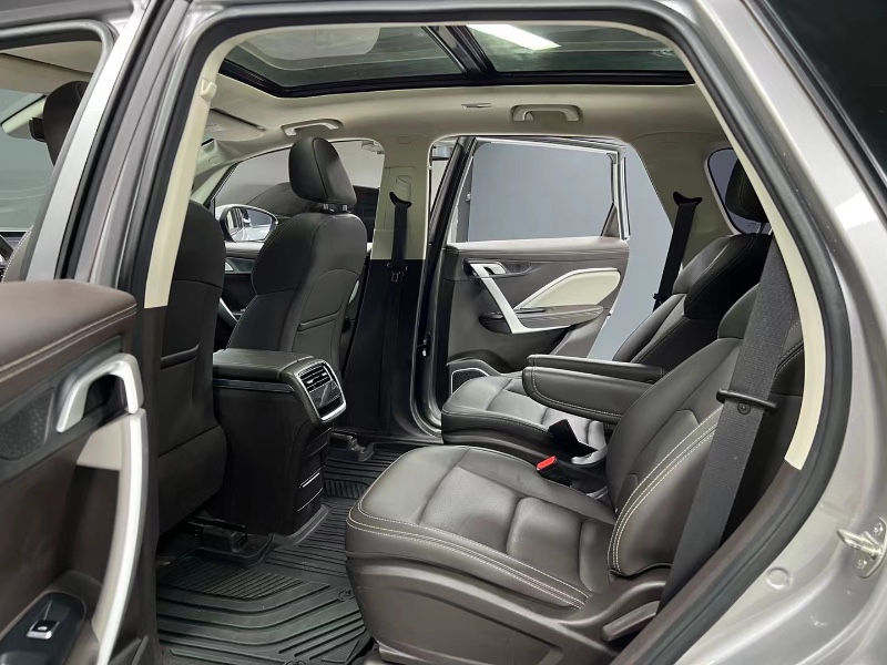 成都20年吉利嘉际8