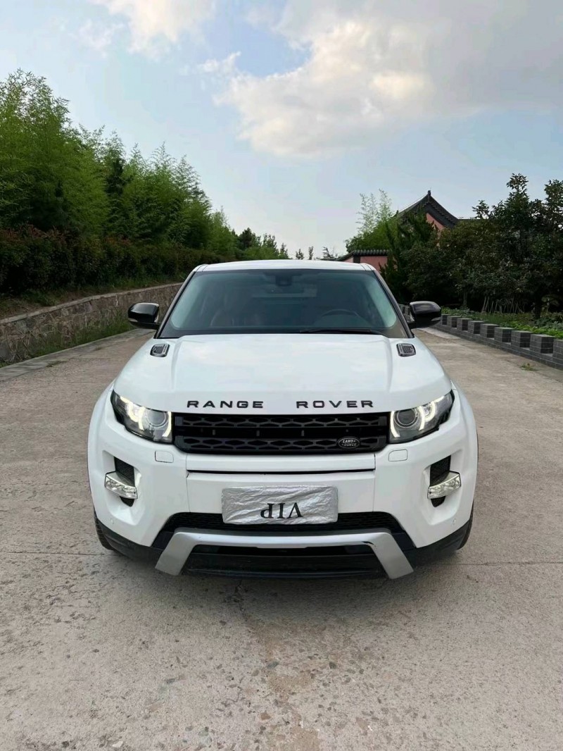 青岛14年路虎极光1