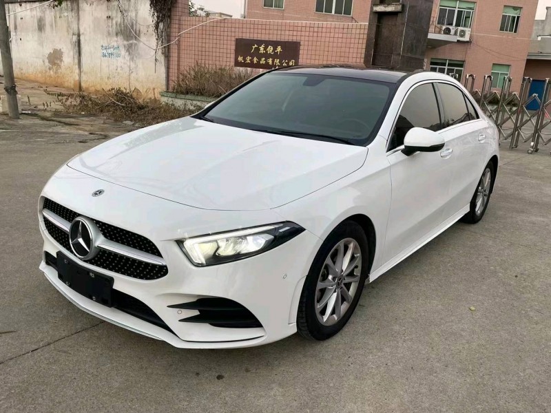 广州21年奔驰A2