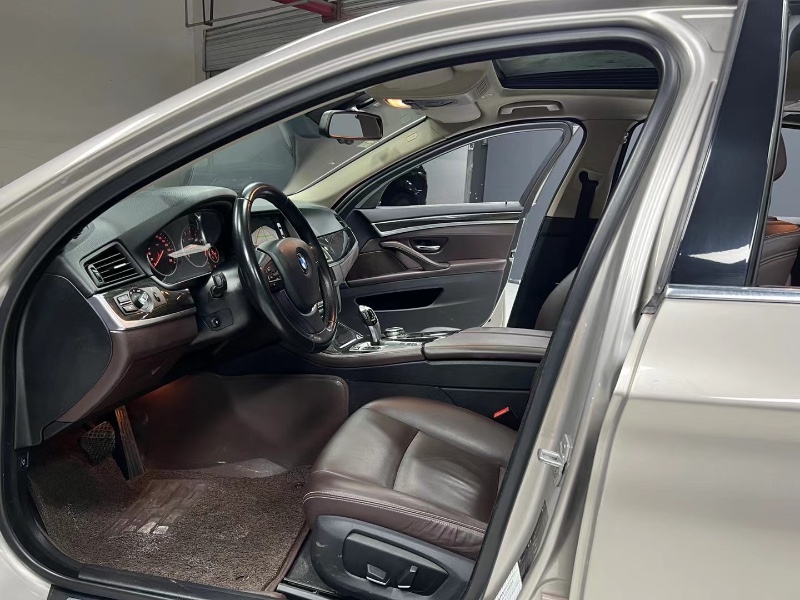 成都15年宝马5系8