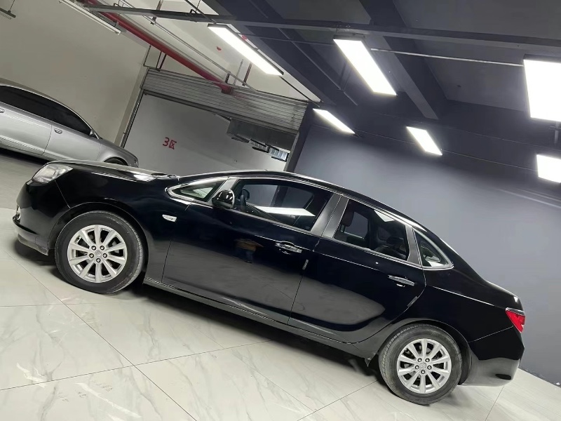 成都15年别克英朗5