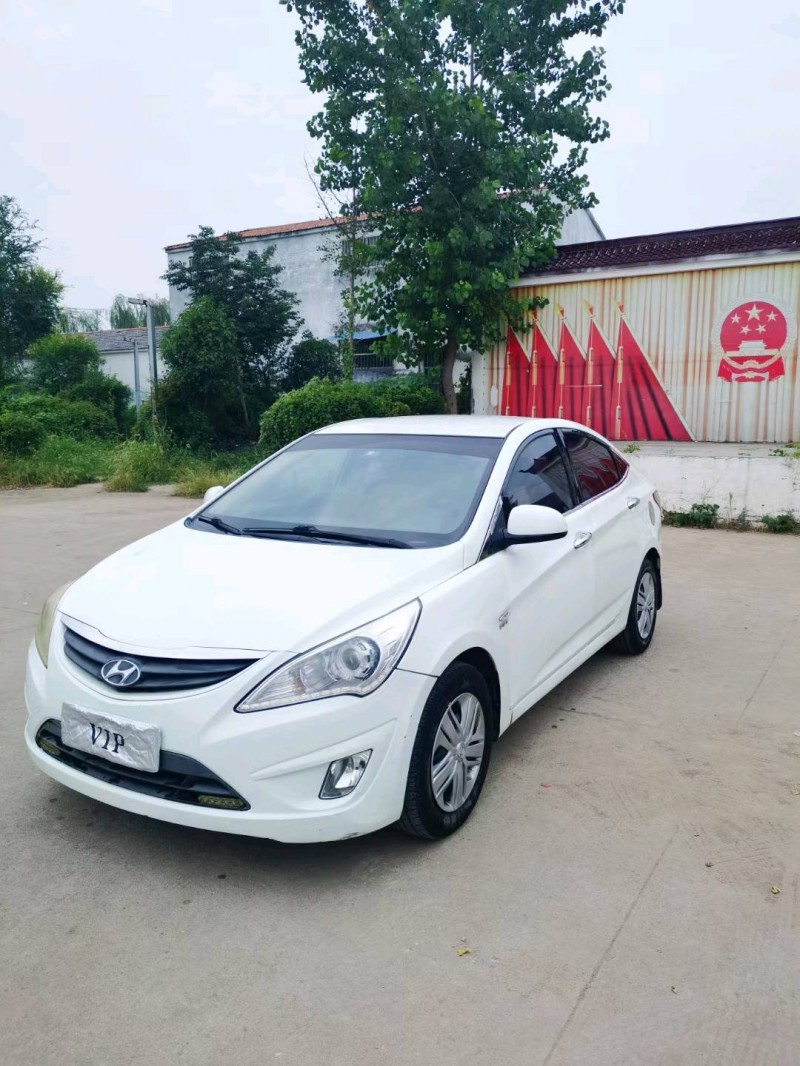 徐州14年现代瑞纳8