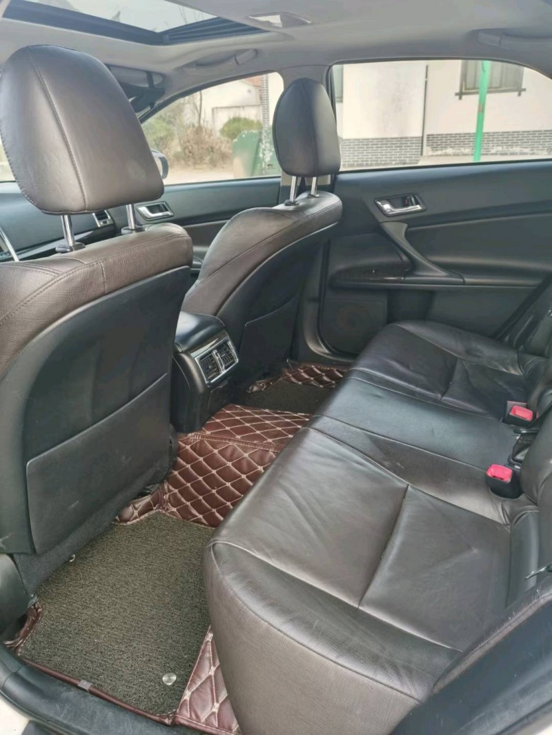 徐州14年丰田锐志5