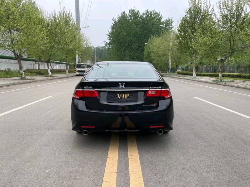 徐州13年本田思铂睿1