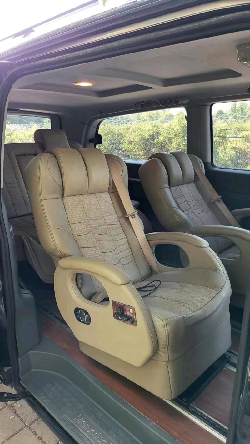 邢台13年奔驰威霆6