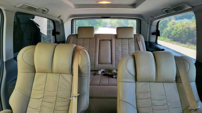 邢台13年奔驰威霆8