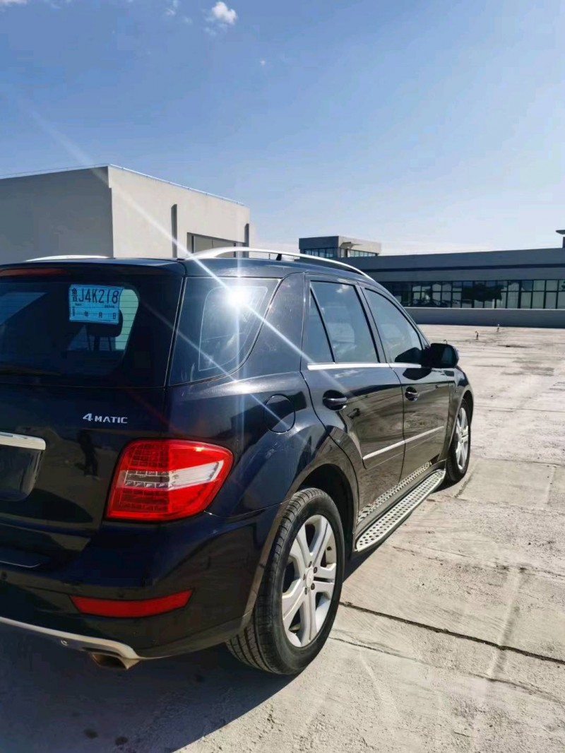 东营09年奔驰ML6