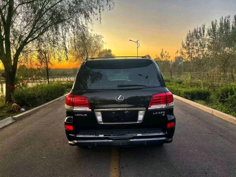 枣庄10年雷克萨斯LX8