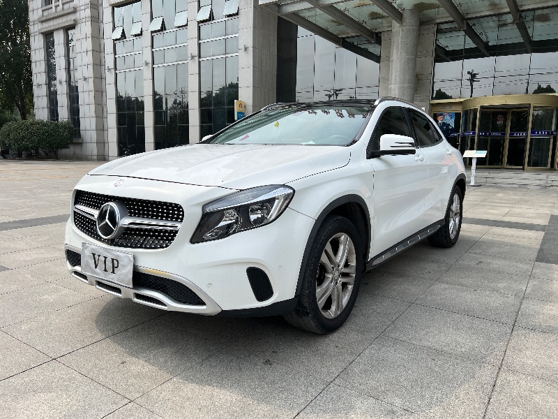 枣庄17年奔驰GLA9