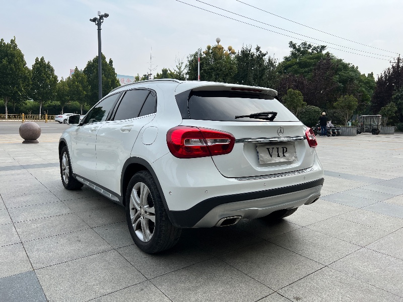 枣庄17年奔驰GLA5