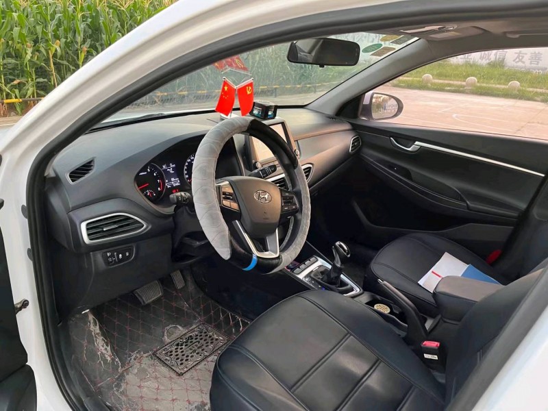 徐州17年现代悦动7