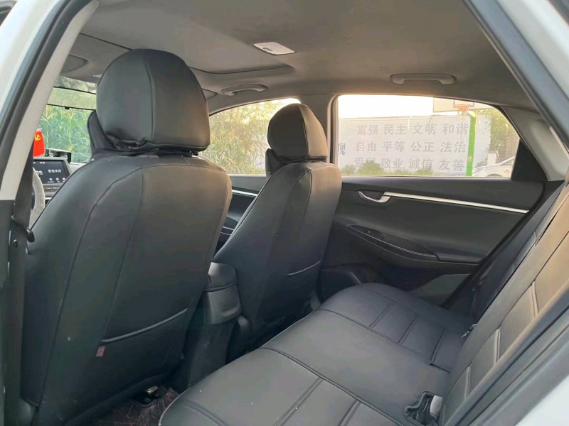 徐州17年现代悦动4