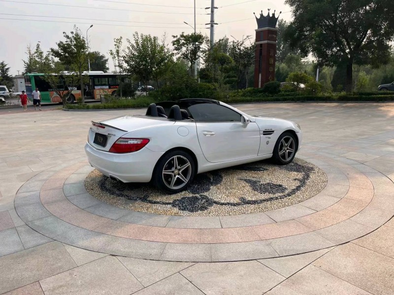 青岛13年奔驰SLK1