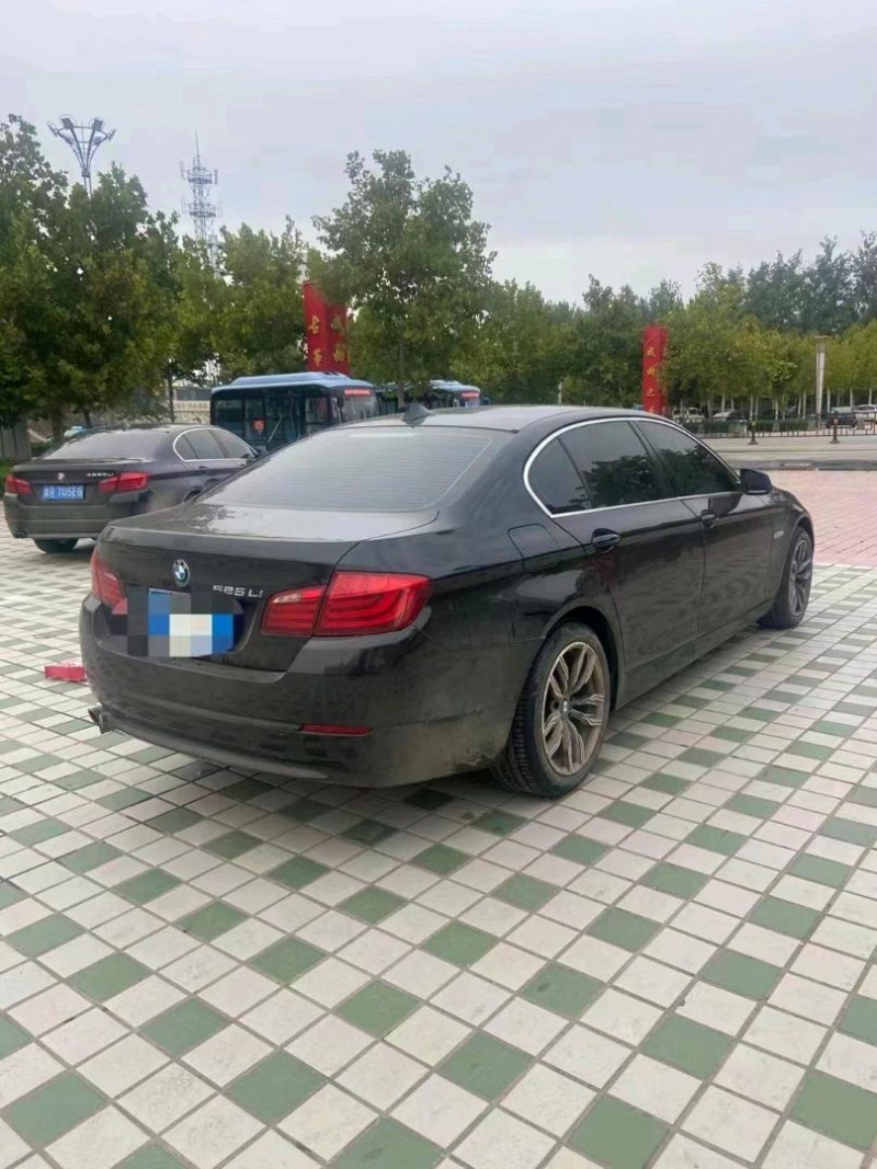 北京12年宝马5系5