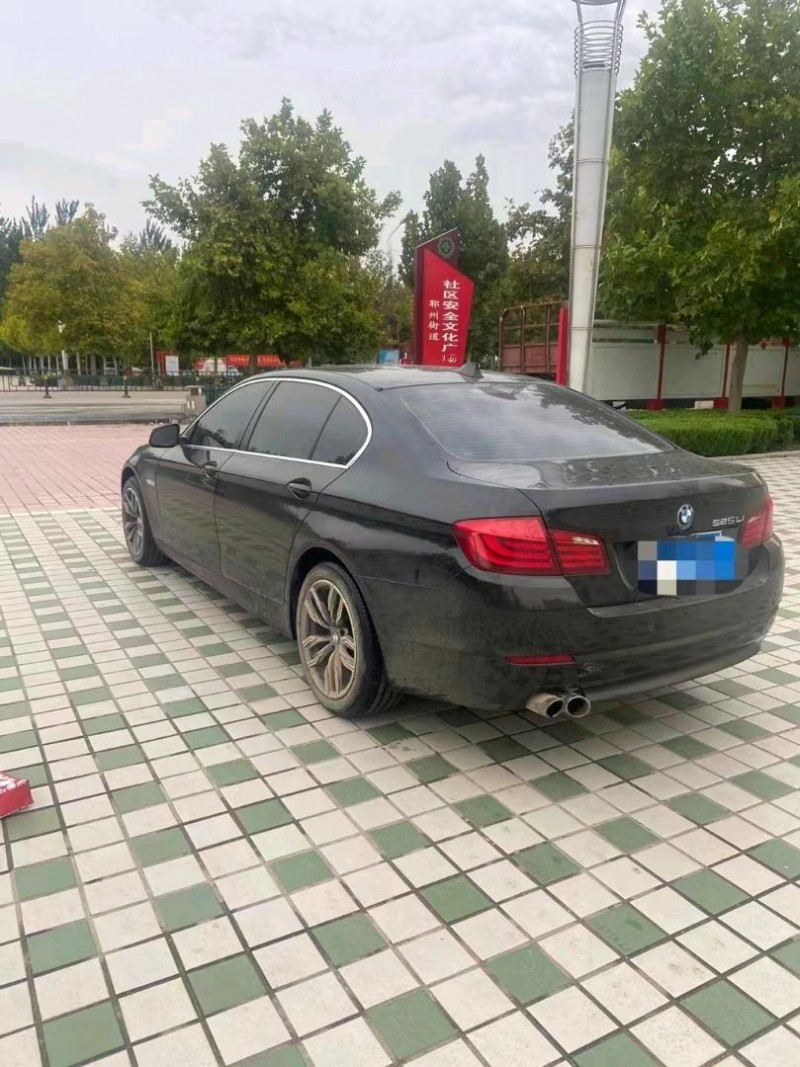 北京12年宝马5系8