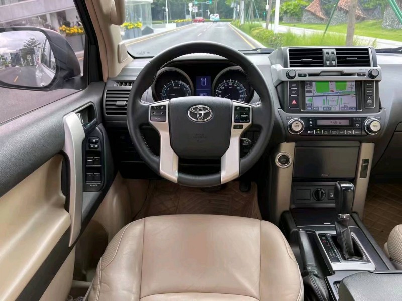 东莞13年丰田普拉多5