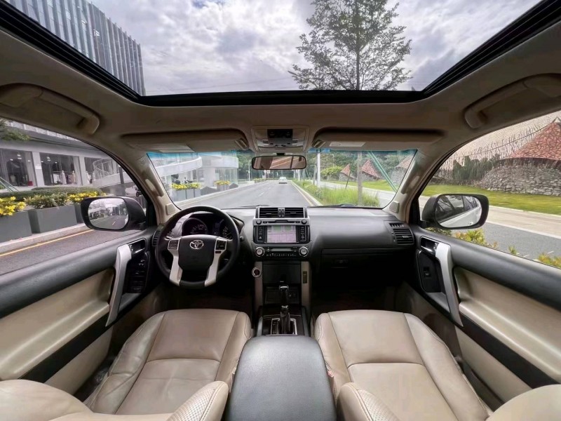 东莞13年丰田普拉多6