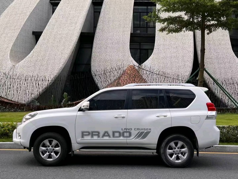 东莞13年丰田普拉多8