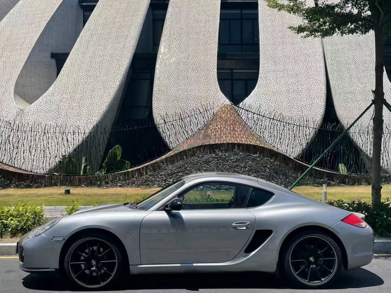 东莞12年保时捷卡曼8