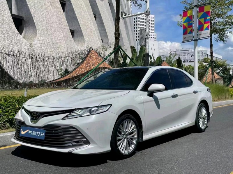 东莞18年丰田凯美瑞3