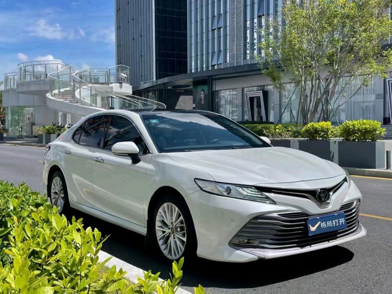 东莞18年丰田凯美瑞2