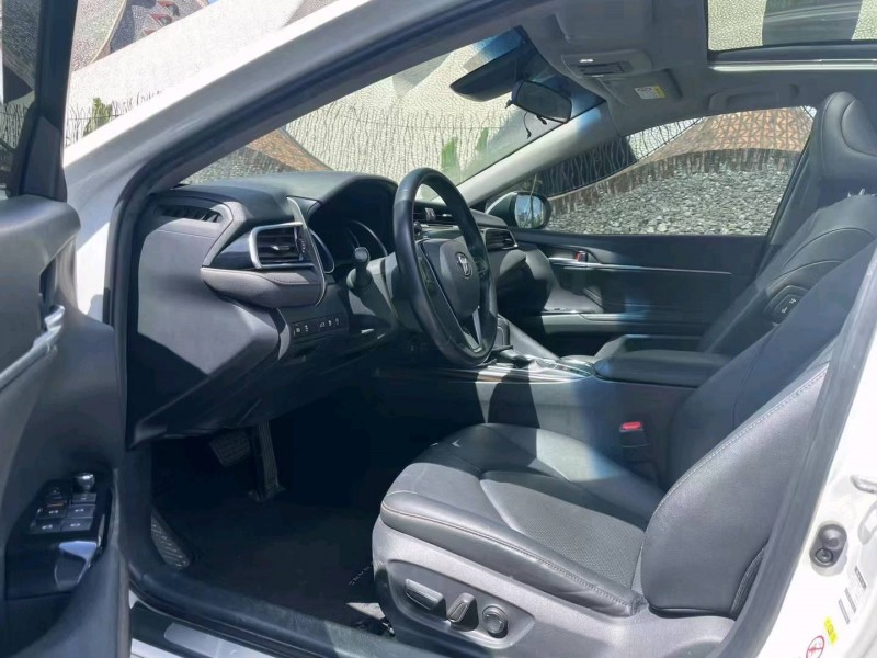 东莞18年丰田凯美瑞4