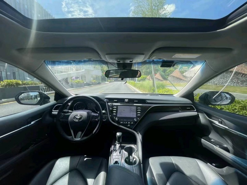 东莞18年丰田凯美瑞6