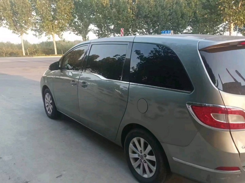 东营11年别克GL86