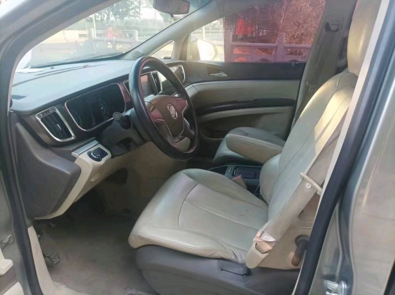 东营11年别克GL85