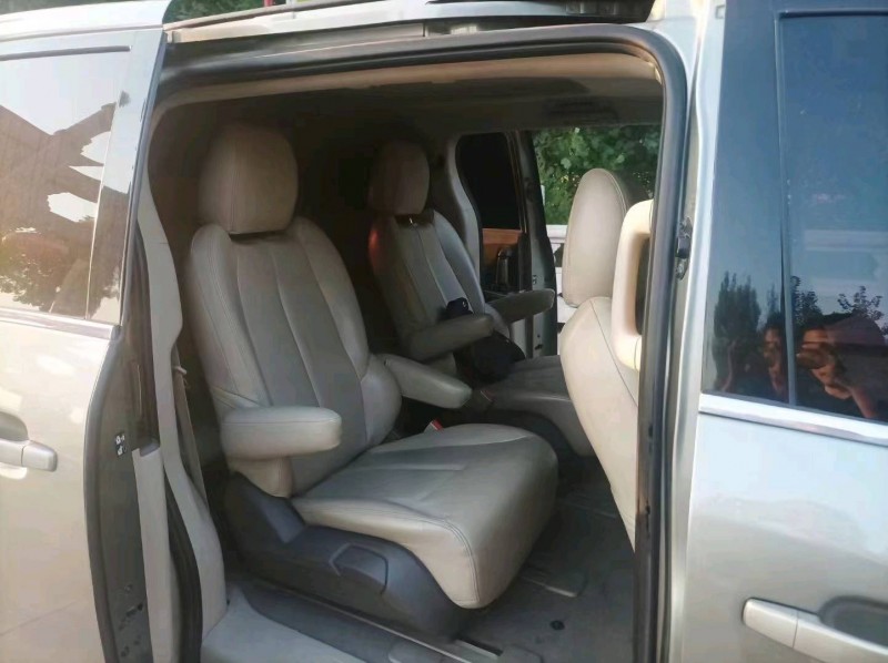 东营11年别克GL81