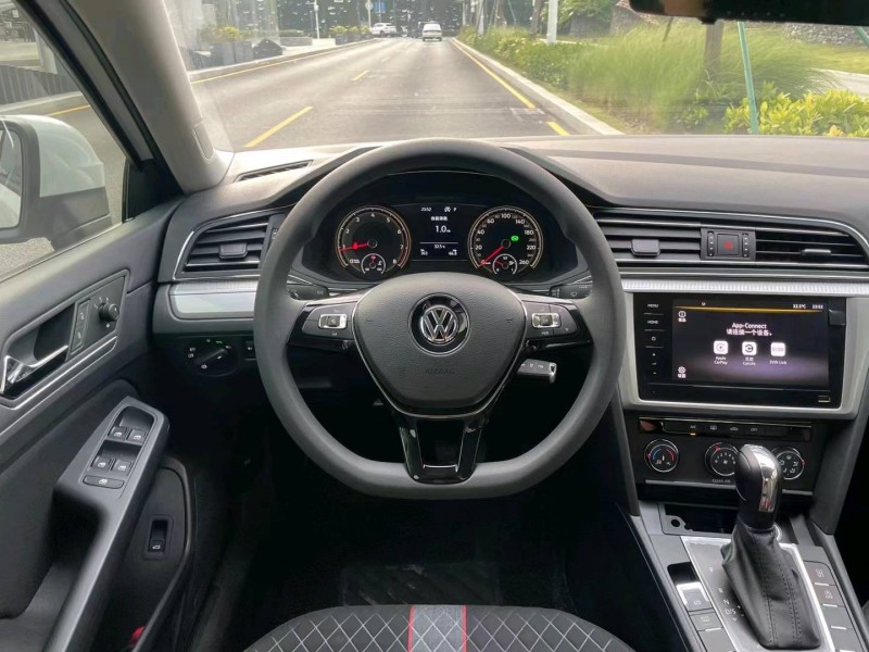 东莞20年大众凌渡5