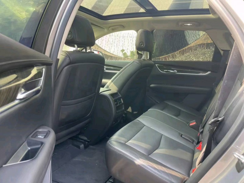 东莞17年凯迪拉克XT57