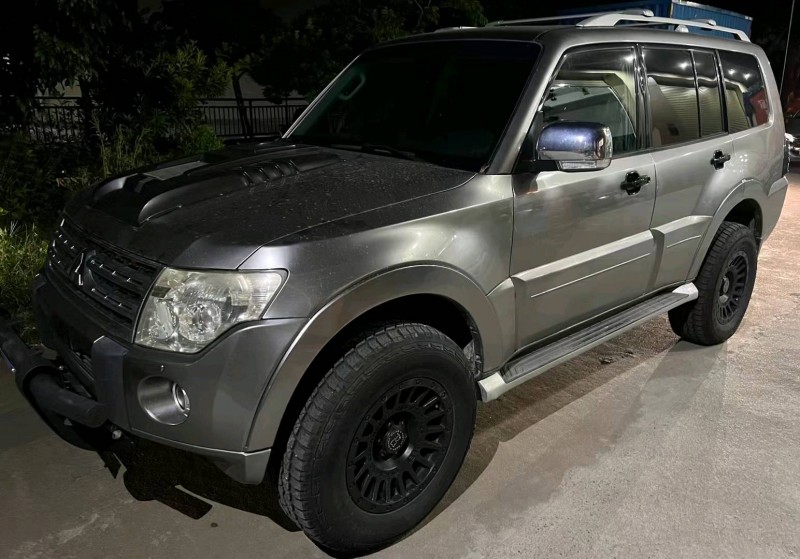 东莞10年三菱帕杰罗2