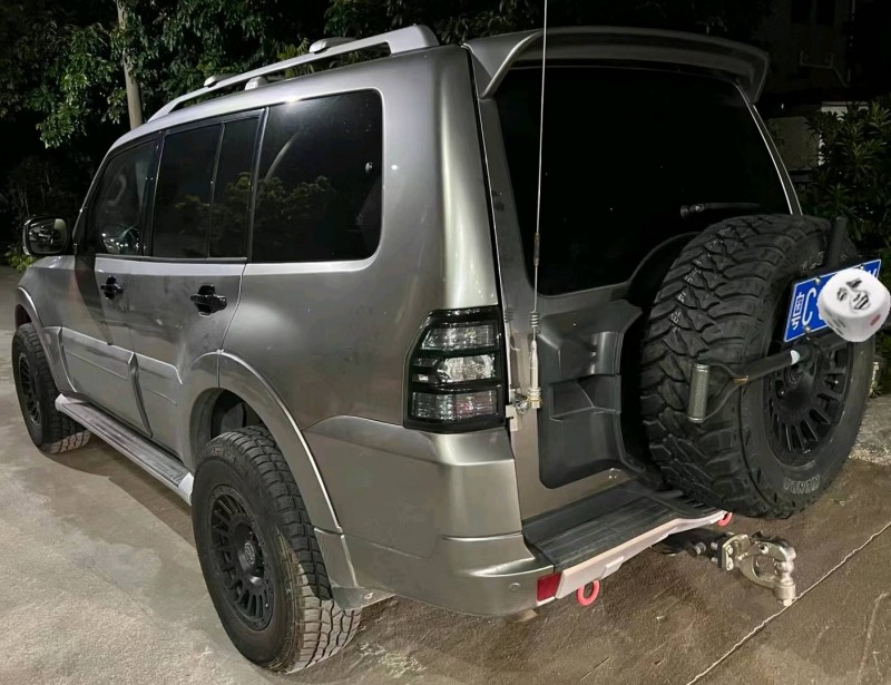 东莞10年三菱帕杰罗4